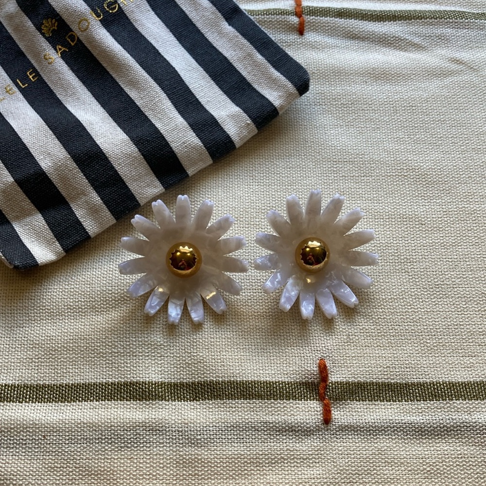 Lele Sadoughi MOP Daisy Button Earrings